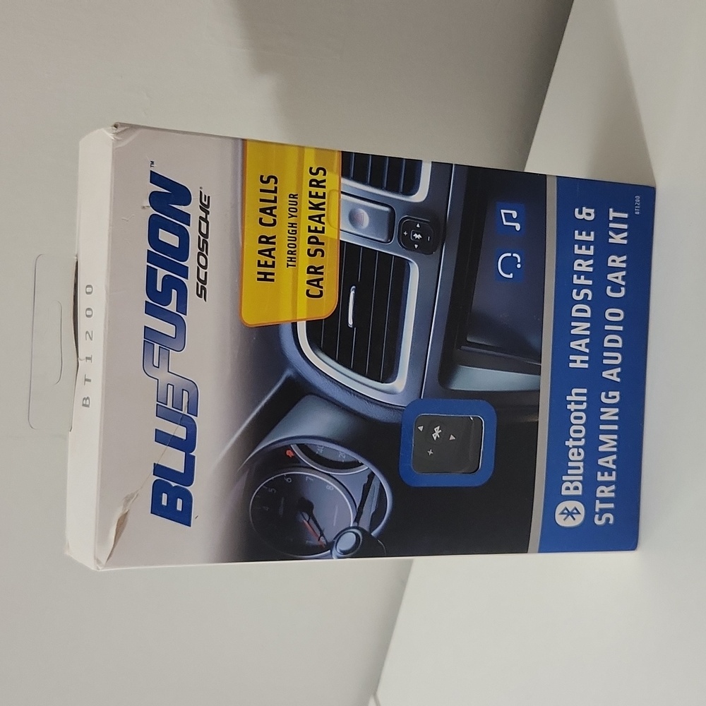 BlueFusion Scosche Universal Bluetooth Hands Free Car Kit  for Vehicles